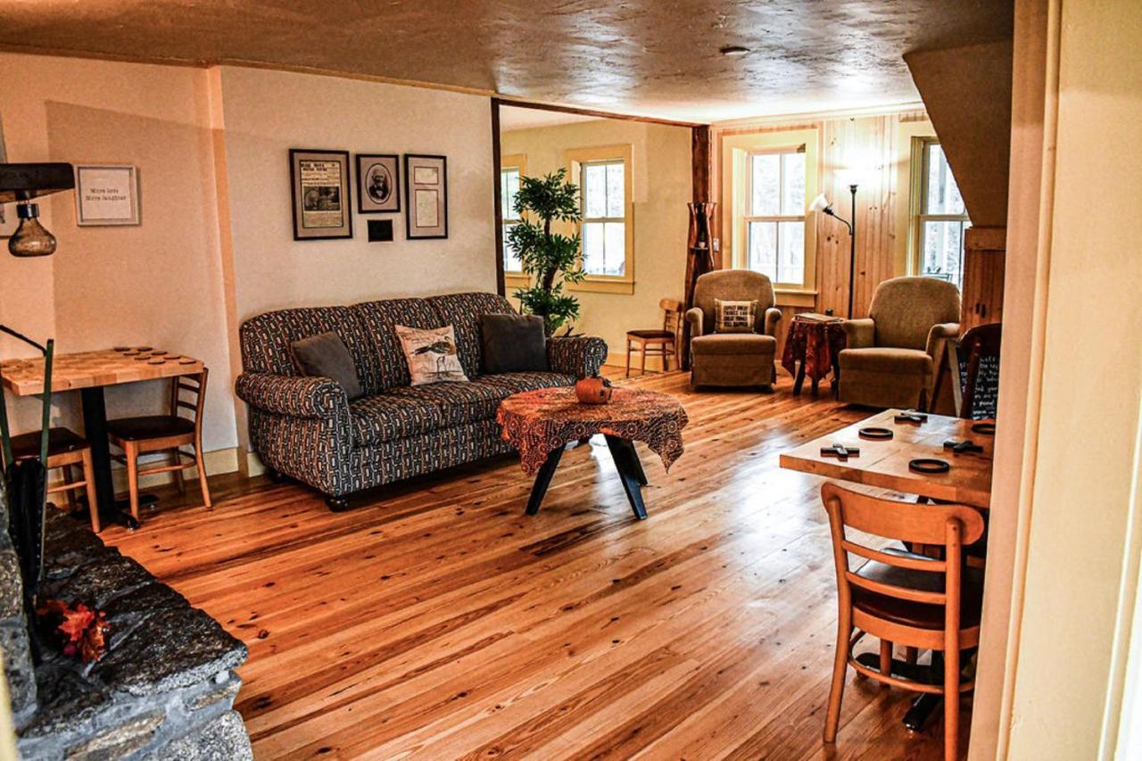 Brook Road Inn Goshen Eksteriør billede