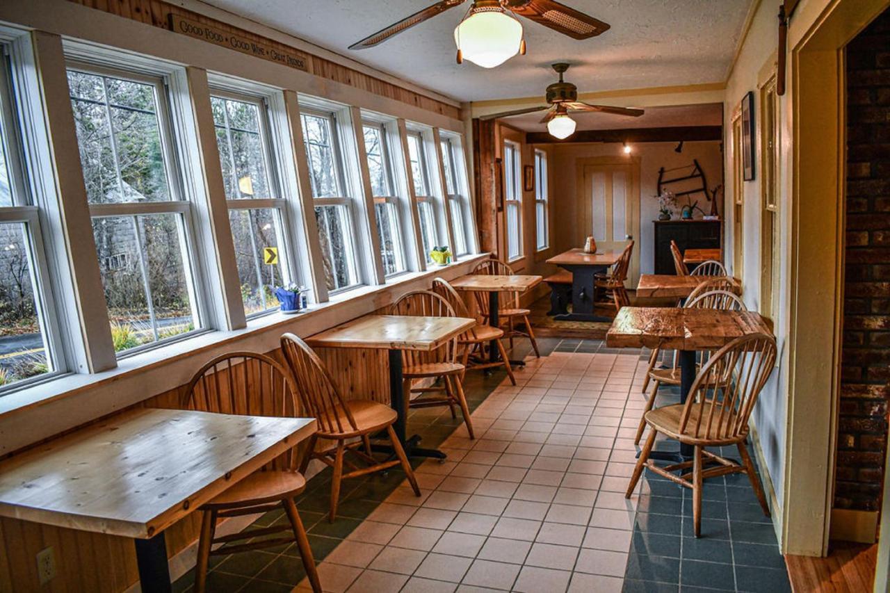 Brook Road Inn Goshen Eksteriør billede